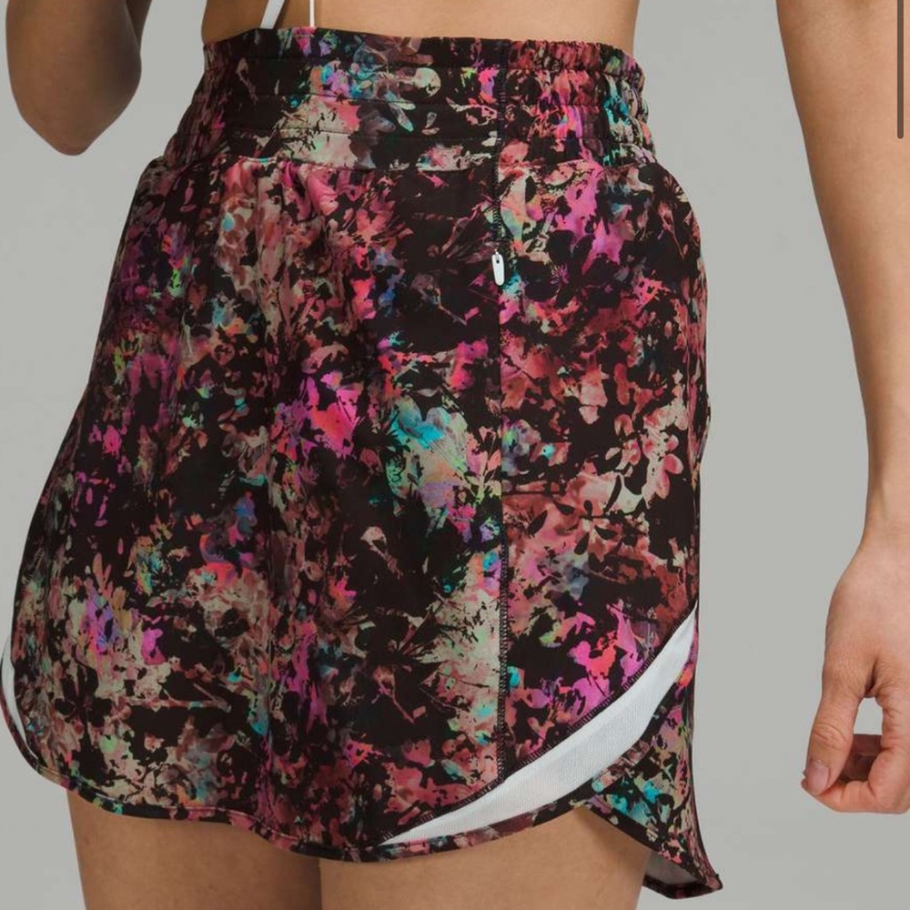 Lululemon Hotty Hot High-Rise Skirt Size 4